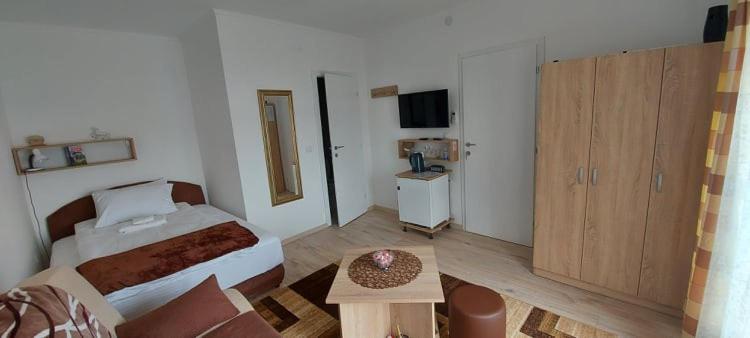 Fenix Apartment & Rooms Vinci 외부 사진